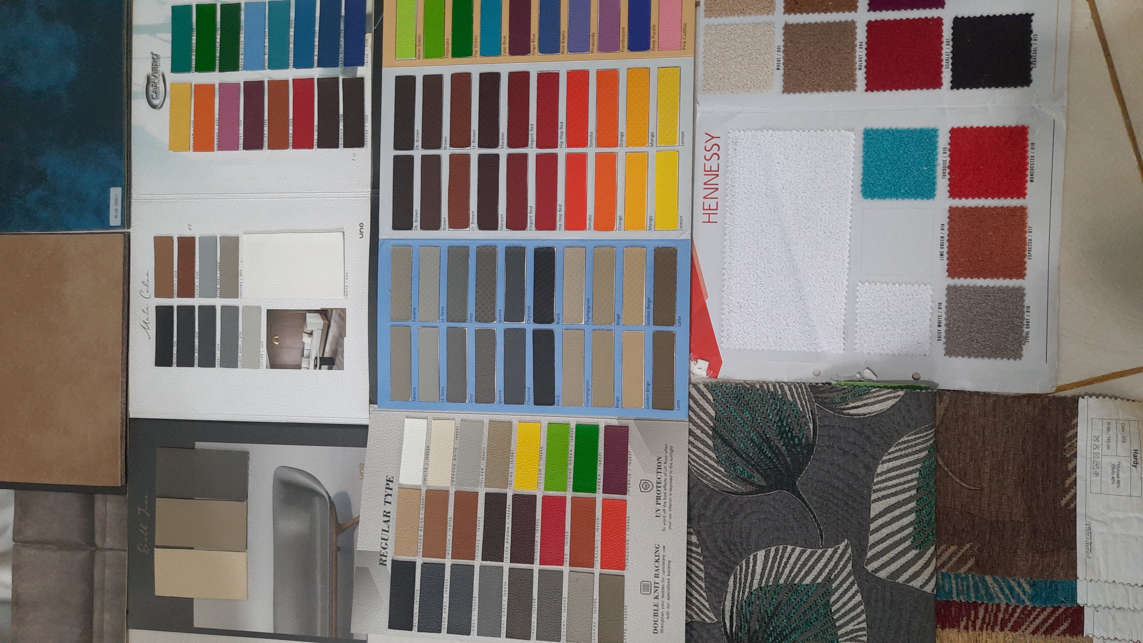 Mengenal Jenis Kain Sofa dan Perawatannya